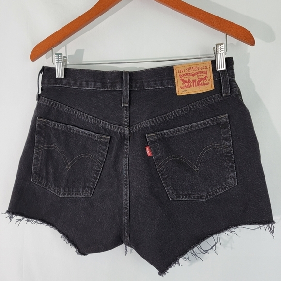 LEVI'S 501 Black Raw Hem Ribcage Button Fly Distressed Jeans Short Size 28 - Picture 2 of 12